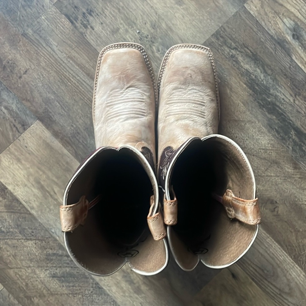 Brand new Men’s Ariat boots